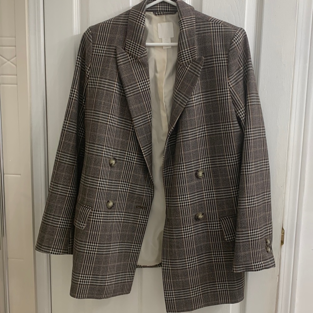 Perfect for fall plaid blazer from H&M